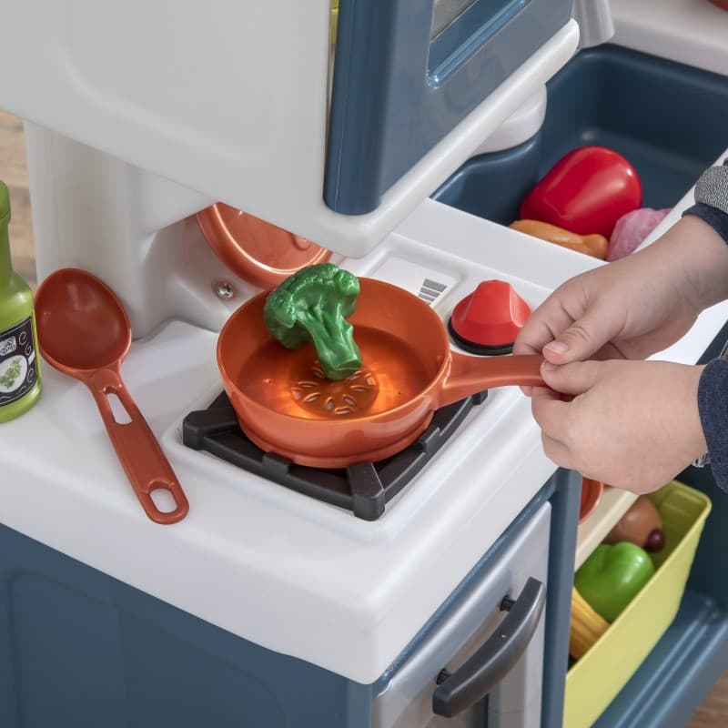 STEP2 Nowoczesna Realistyczna Kuchnia dla Dzieci z Wieloma Akcesoriami