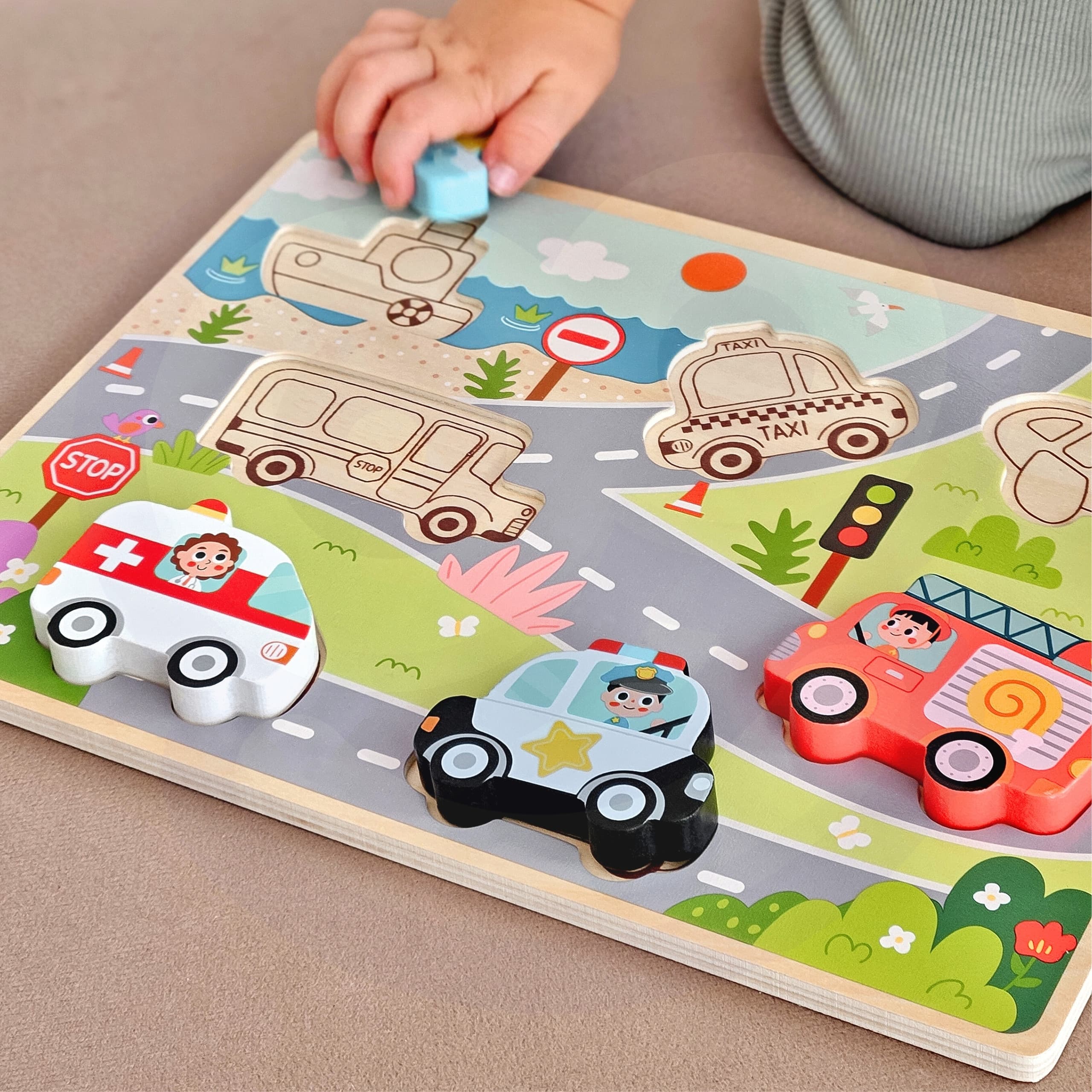TOOKY TOY Drewniane Puzzle Montessori Pojazdy Samochody Samolot Statek Miasto Dopasuj Kształty