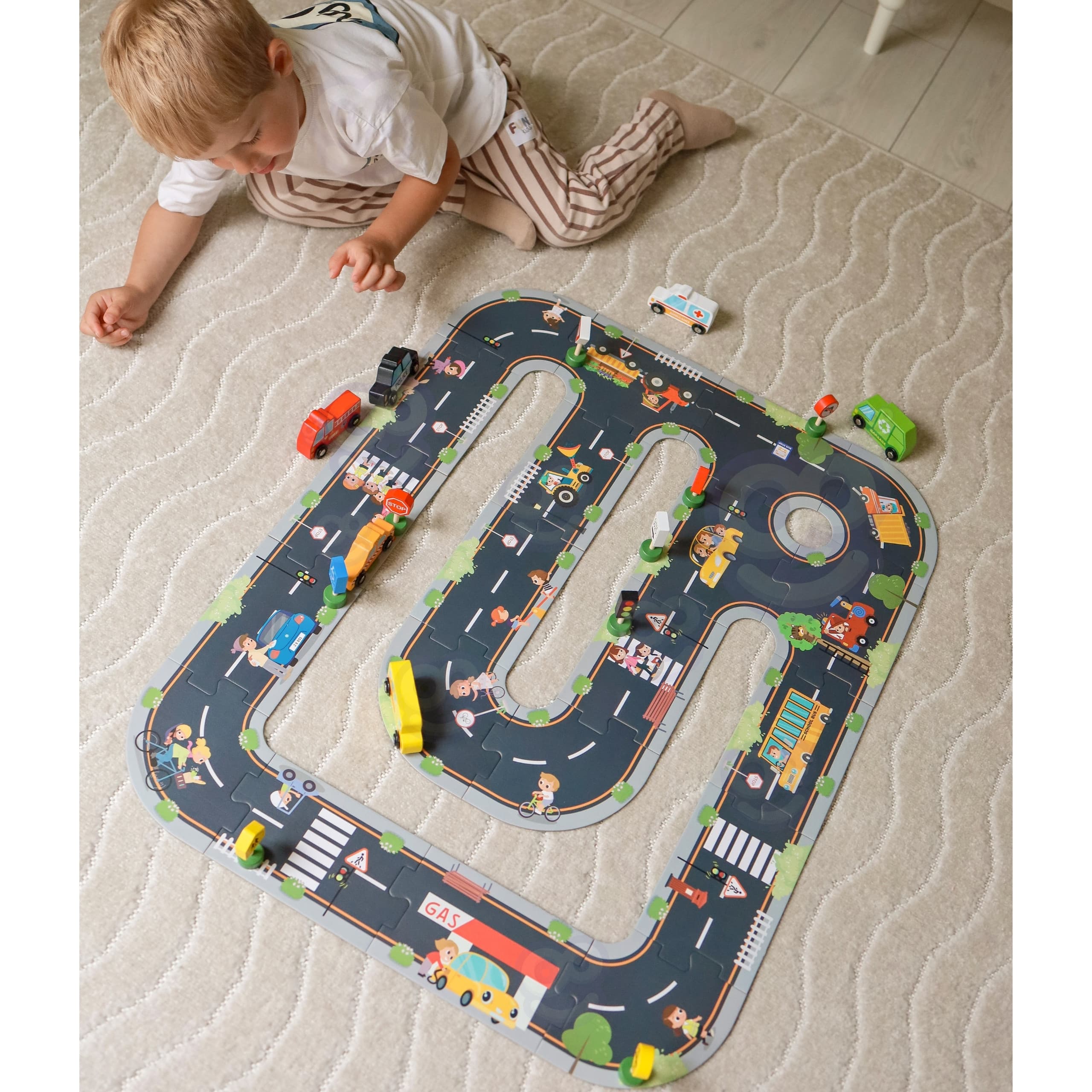 WOOPIE GREEN Zestaw Drewnianych Pojazdów i Znaków Drogowych 15 el.