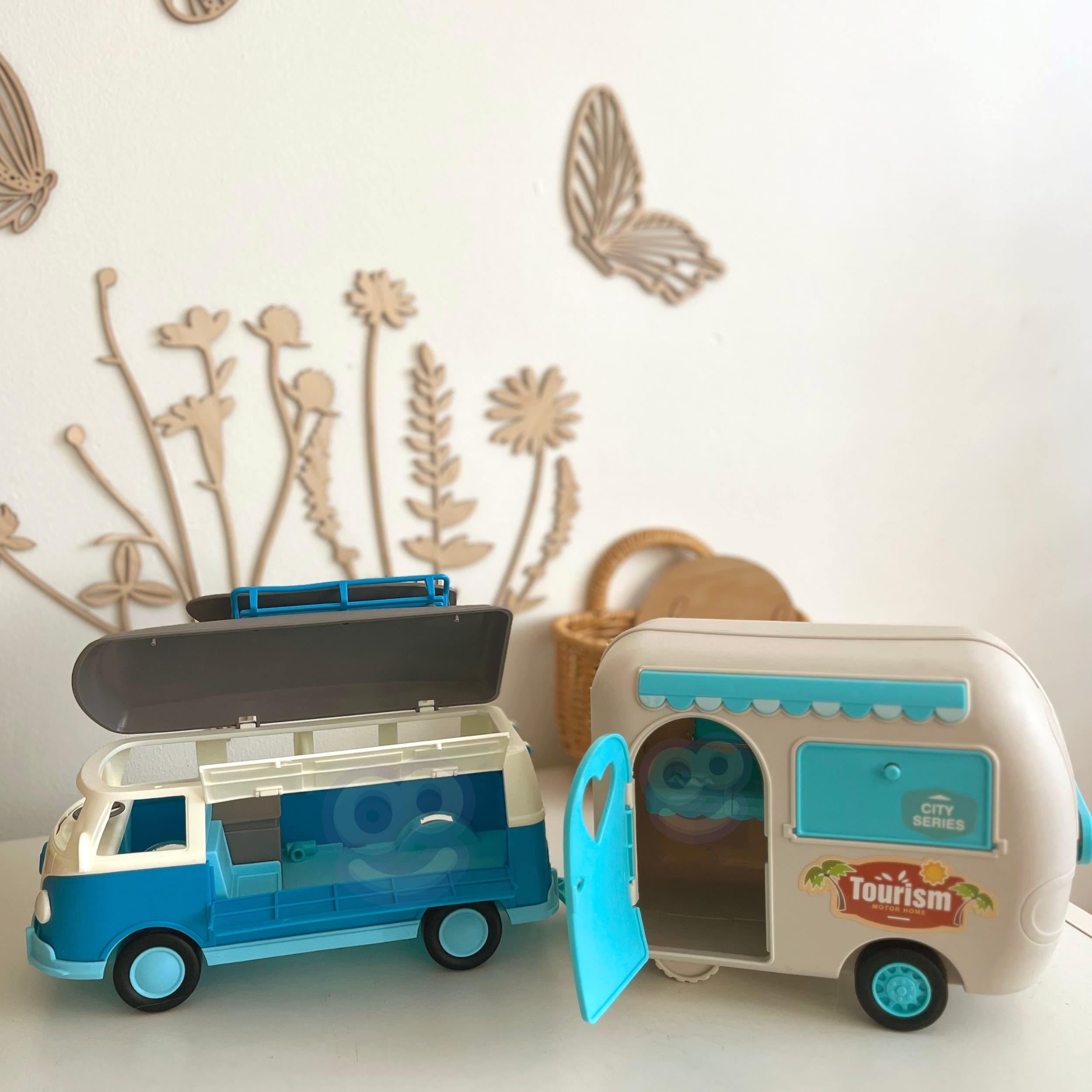 WOOPIE Kamper XL dla Lalek Zestaw Kempingowy z Przyczepką