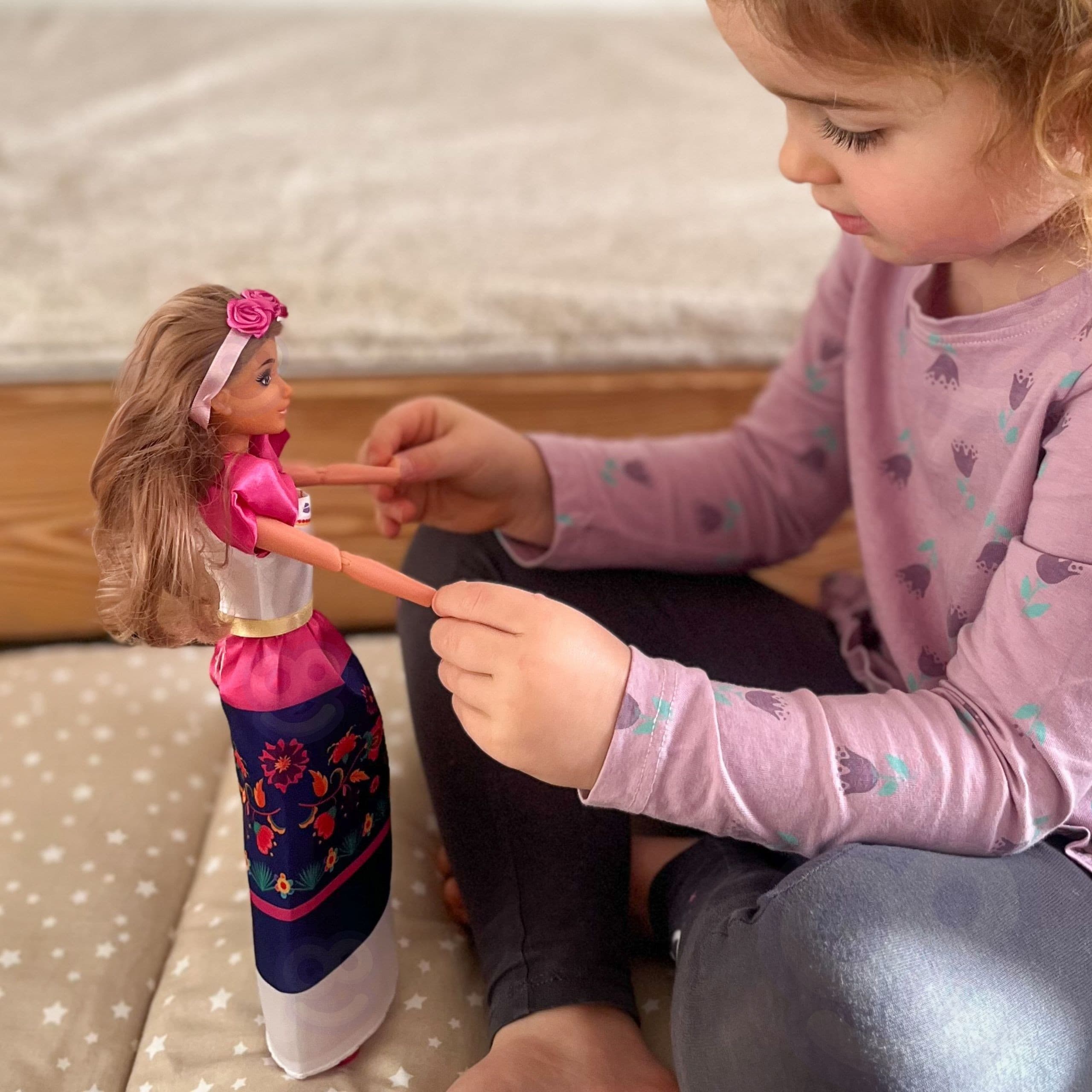 WOOPIE ROYAL Lalki Kobiety Świata Lily Meksykanka Tradycyjny Strój Kwietny Wzór