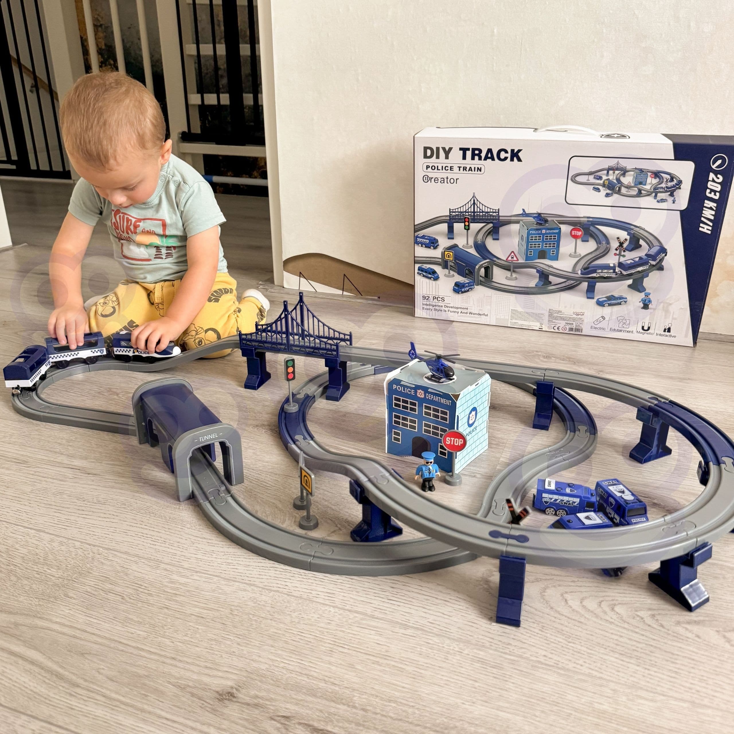 WOOPIE Kolejka Elektryczna Tor Samochodowy Komisariat Policji Helikopter Auta 92 el.